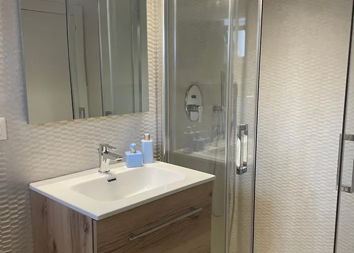 Hermes 14 招待所 3*